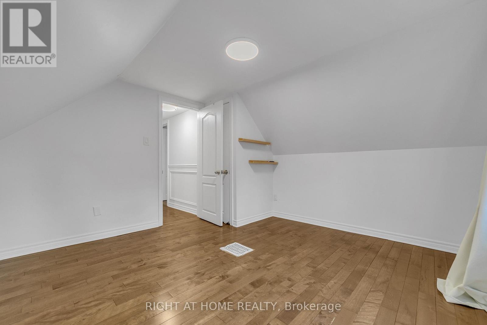 41 Monarchdale Avenue, Toronto, Ontario  M6M 2S6 - Photo 32 - W13076826