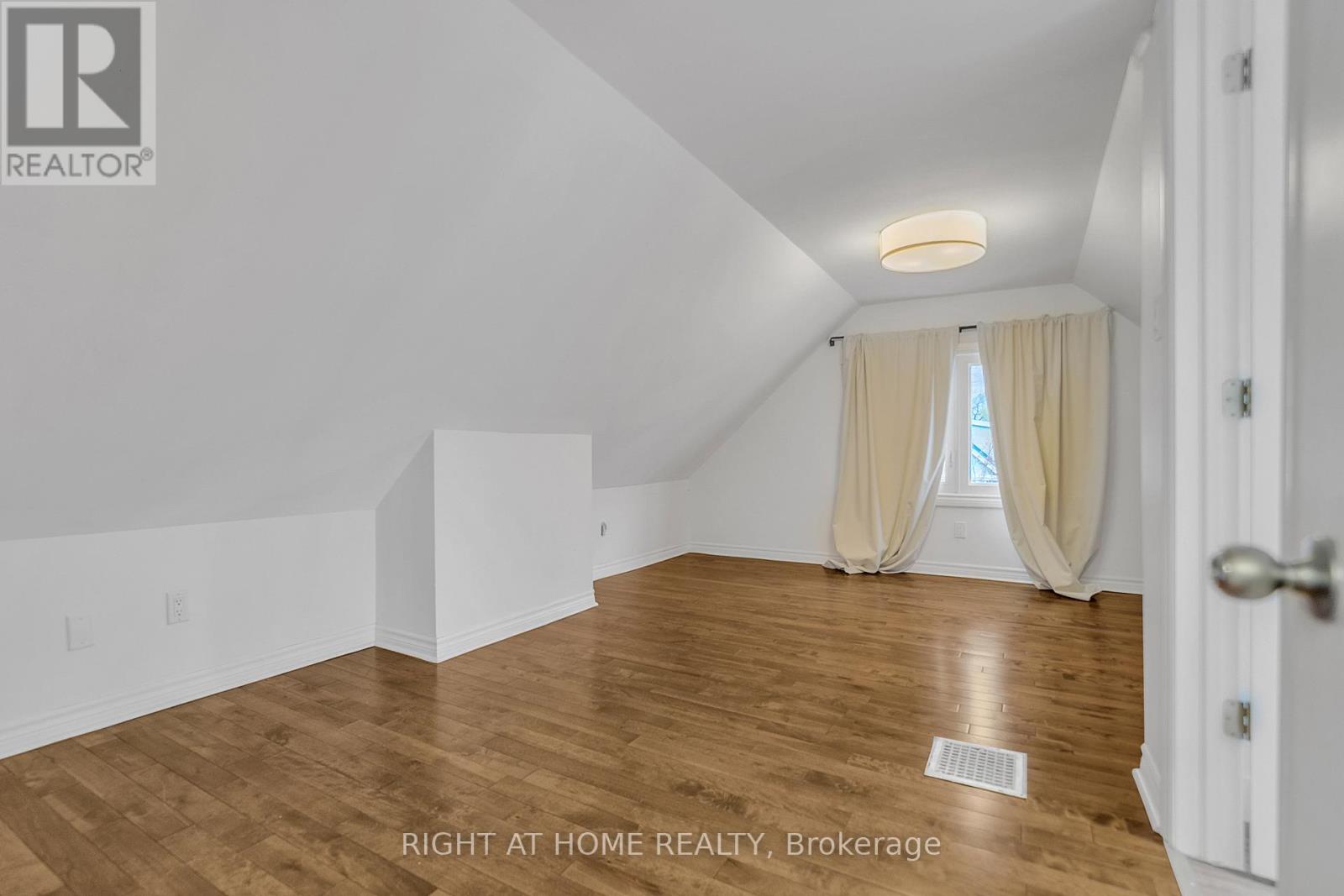41 Monarchdale Avenue, Toronto, Ontario  M6M 2S6 - Photo 35 - W13076826