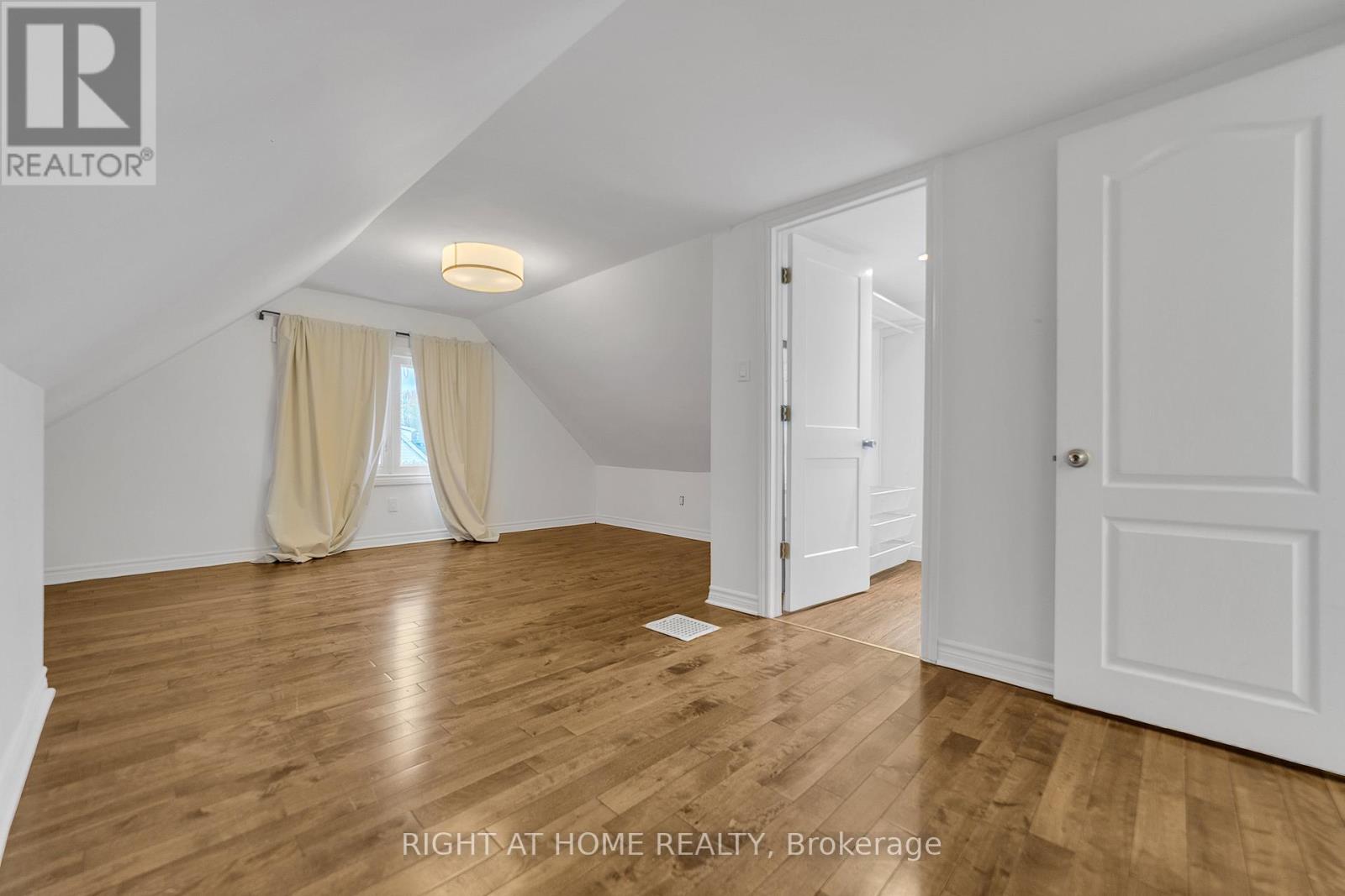 41 Monarchdale Avenue, Toronto, Ontario  M6M 2S6 - Photo 36 - W13076826