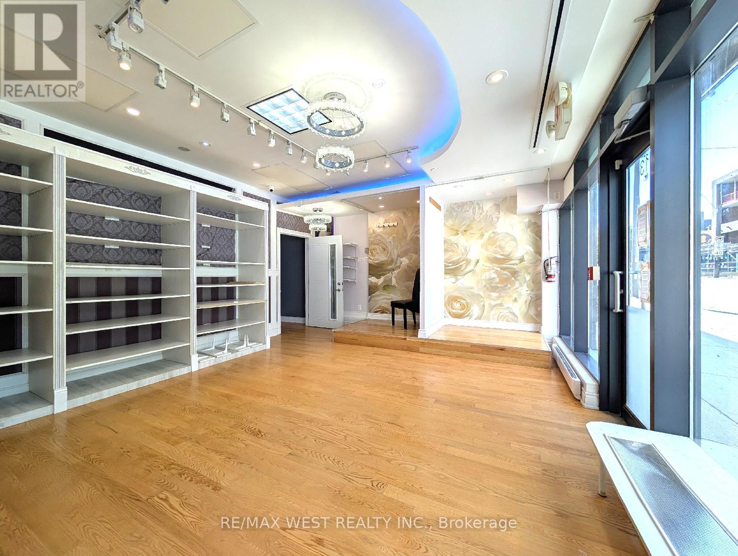 413 Keele Street, Toronto, Ontario  M6P 2K9 - Photo 5 - W13076886