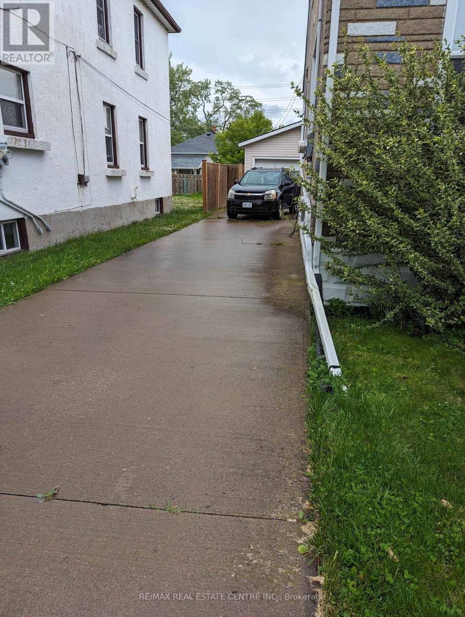 Main And Upper - 298 Wallace Avenue S, Welland, Ontario  L3B 1R9 - Photo 5 - X12812028