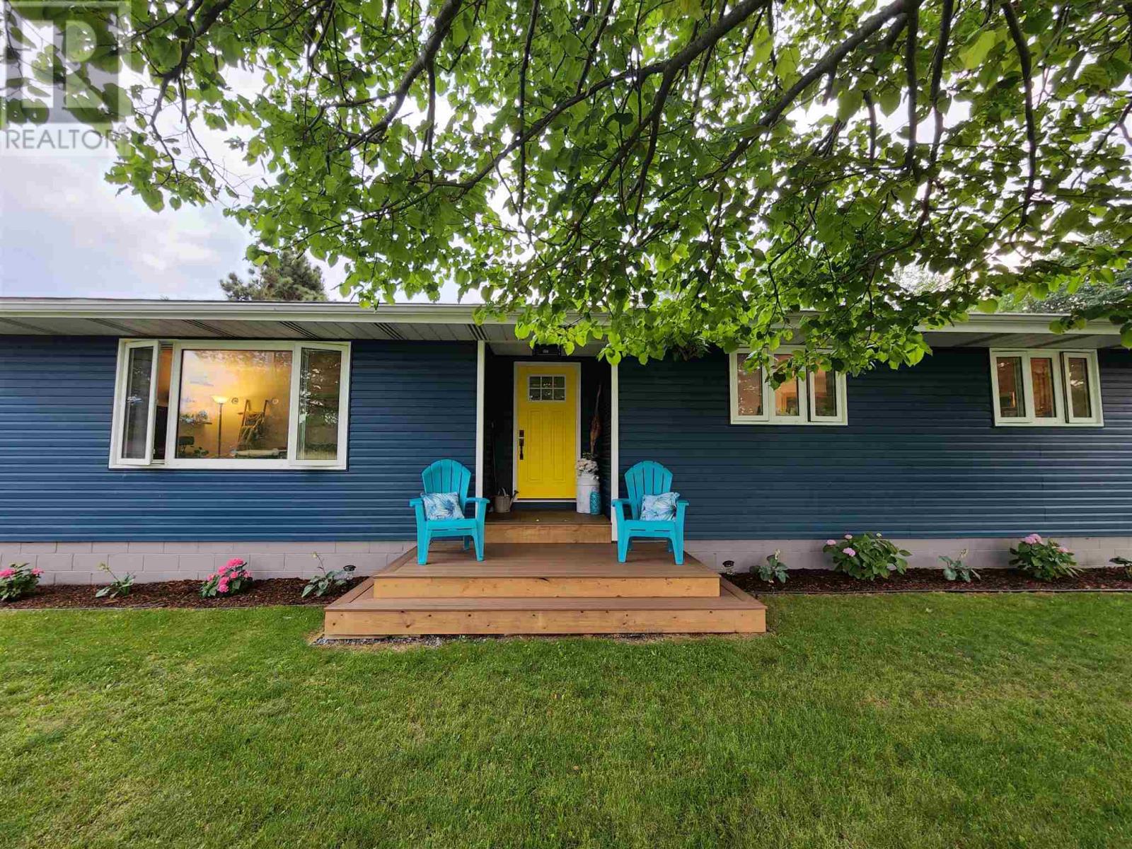19 Ash St, Blind River, Ontario  P0R 1B0 - Photo 3 - SM260849