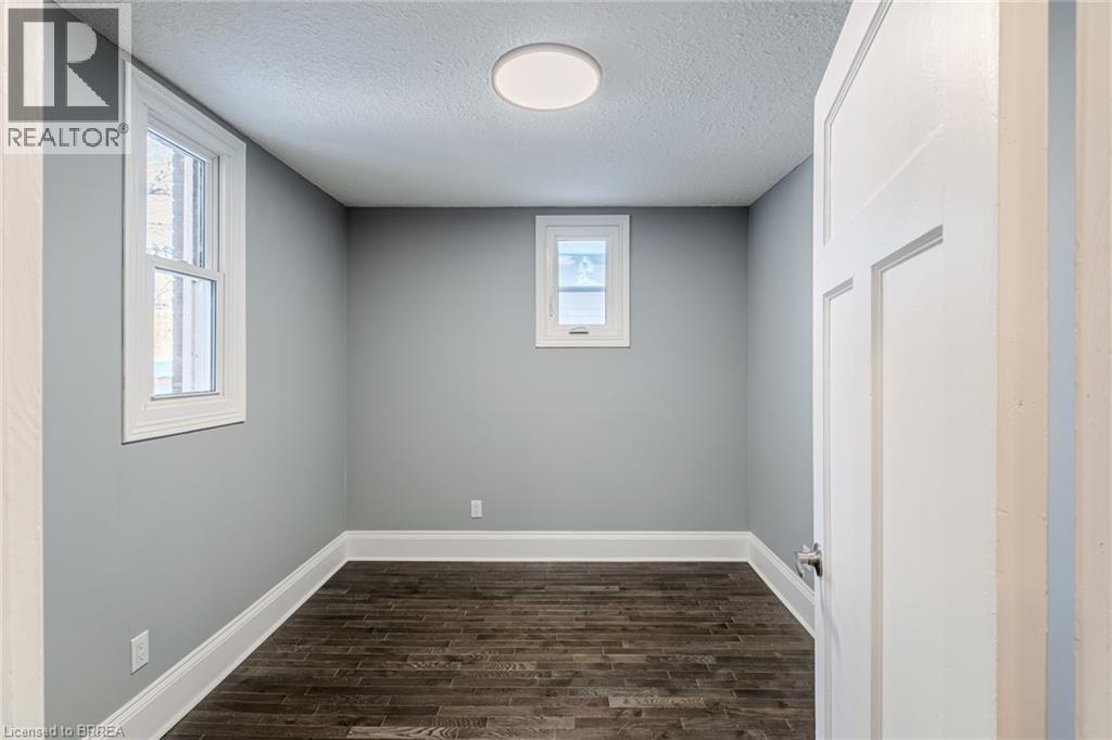 42 East 31st Street, Hamilton, Ontario  L8V 3N7 - Photo 20 - 40817665