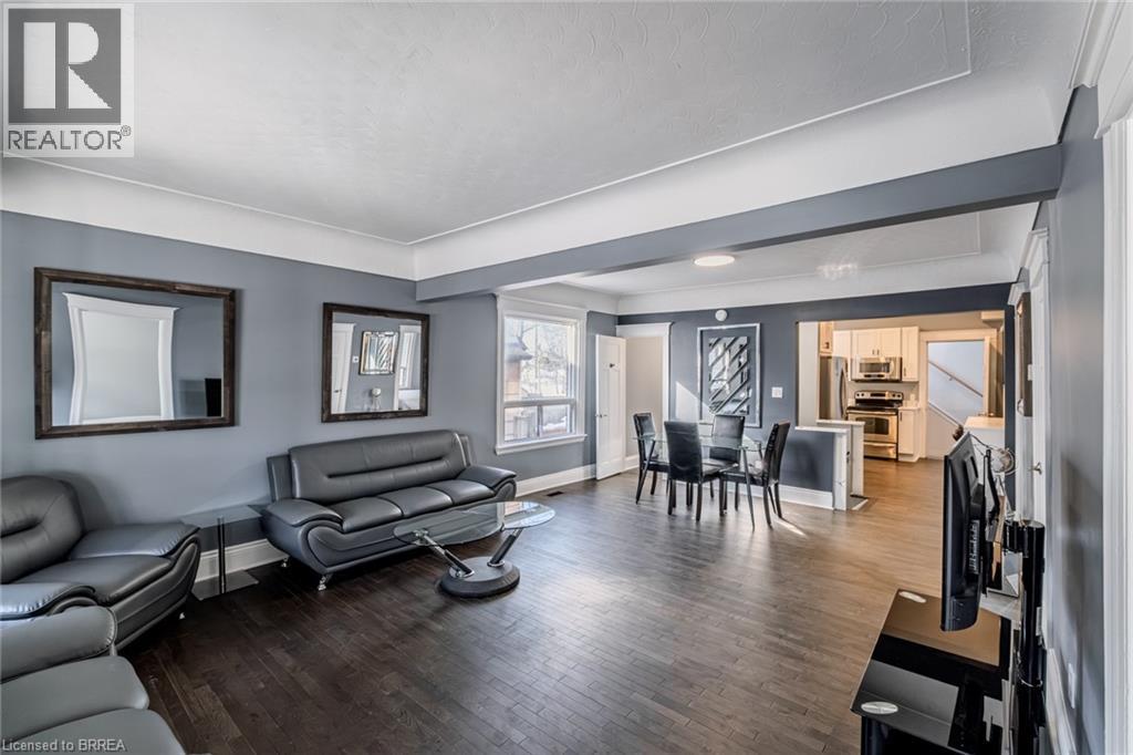 42 East 31st Street, Hamilton, Ontario  L8V 3N7 - Photo 5 - 40817665