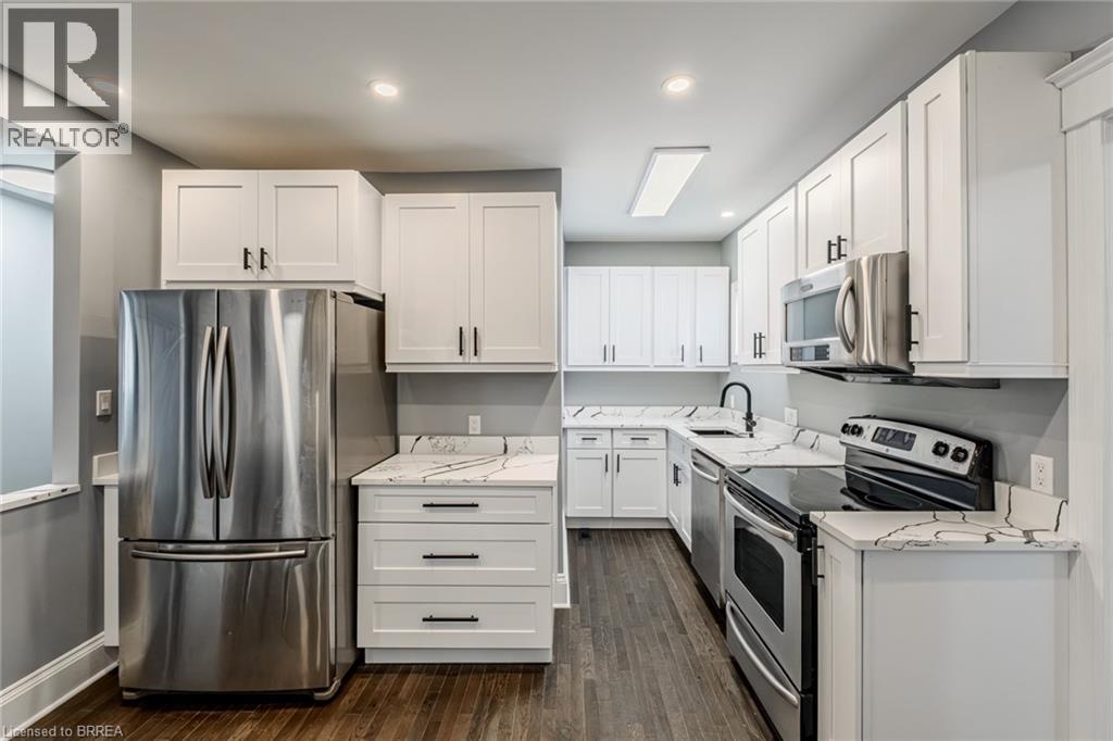42 East 31st Street, Hamilton, Ontario  L8V 3N7 - Photo 17 - 40817665