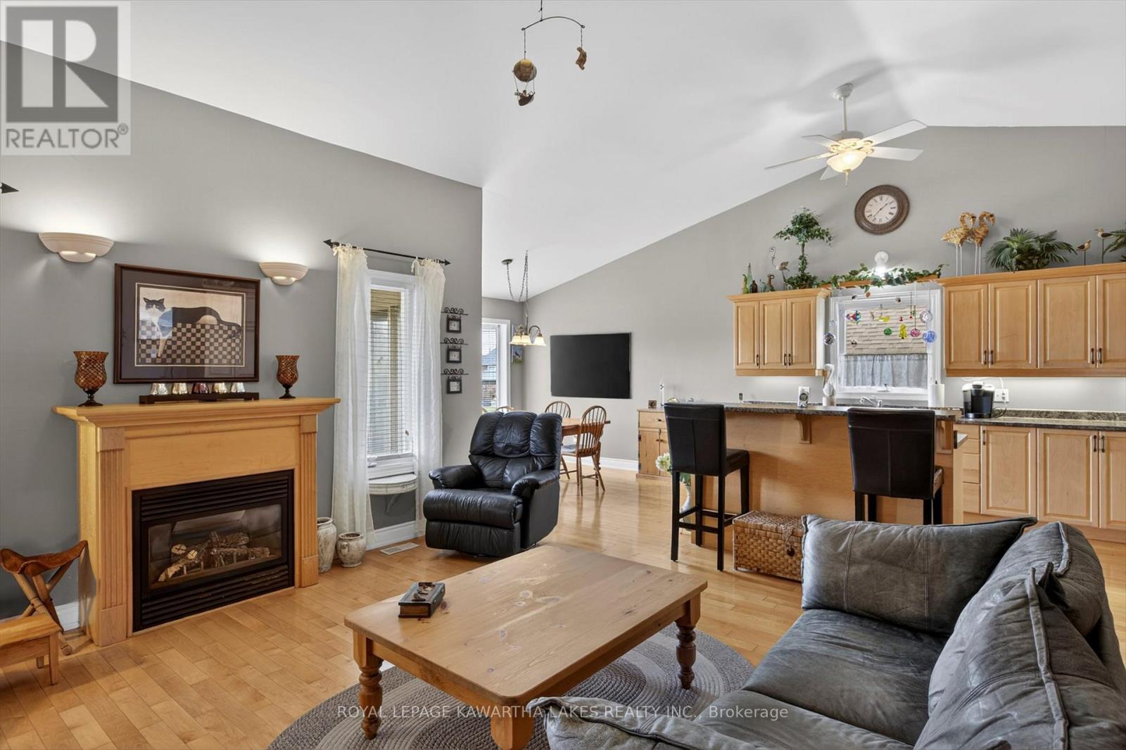 376 Wallace Drive, Kawartha Lakes, Ontario  K9V 6K7 - Photo 6 - X13077012