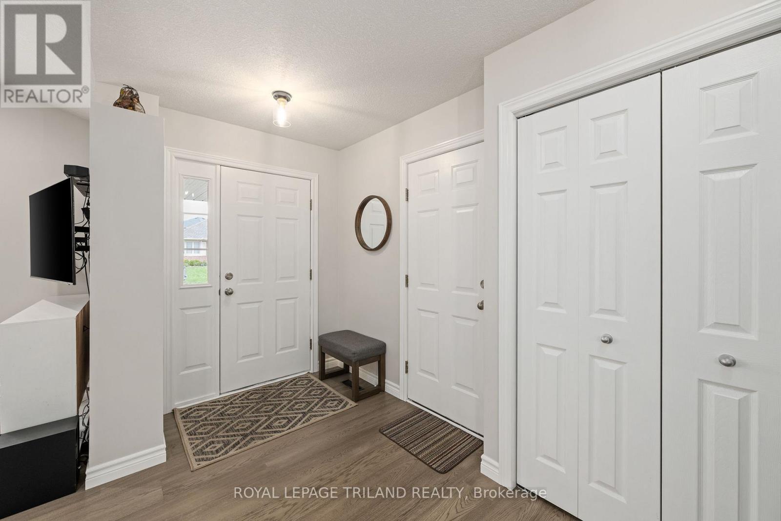77 Shaw Boulevard, Central Elgin, Ontario  N5P 4N8 - Photo 4 - X13077010