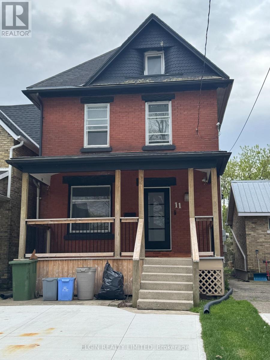 Upper - 11 Forest Avenue, St. Thomas, Ontario  N5R 2J1 - Photo 1 - X13077062