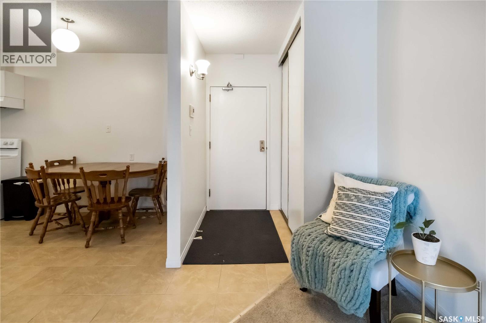 305 415 Tait Court, Saskatoon, Saskatchewan  S7H 5L3 - Photo 2 - SK032470