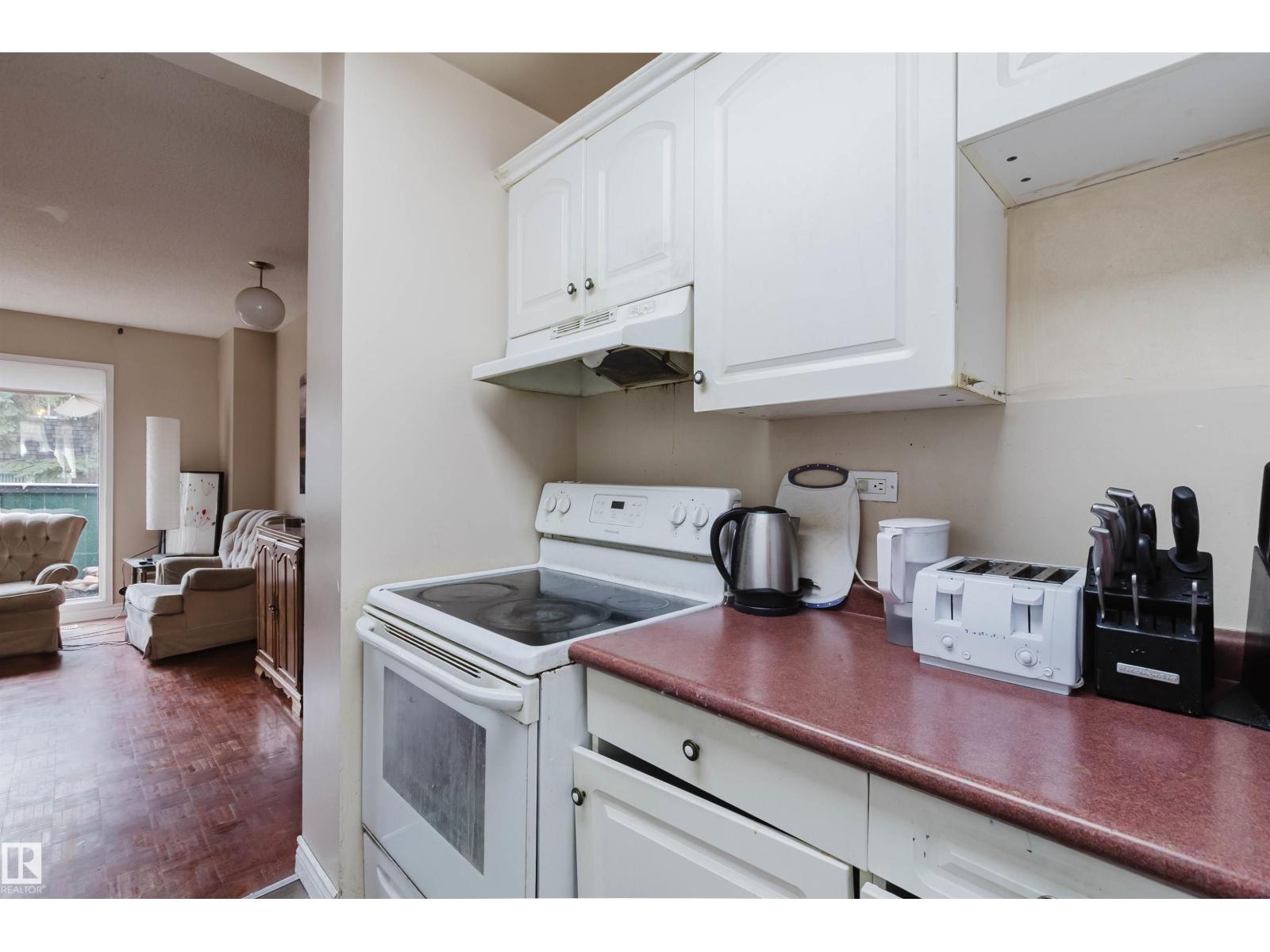 218 Village On The Gr NW, Edmonton, Alberta  T5A 1H2 - Photo 6 - E4485560