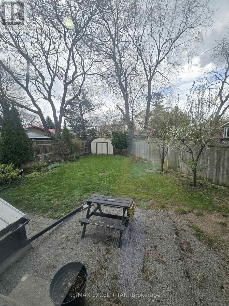21 Dukinfield Crescent, Toronto, Ontario  M3A 2R9 - Photo 16 - C13076978