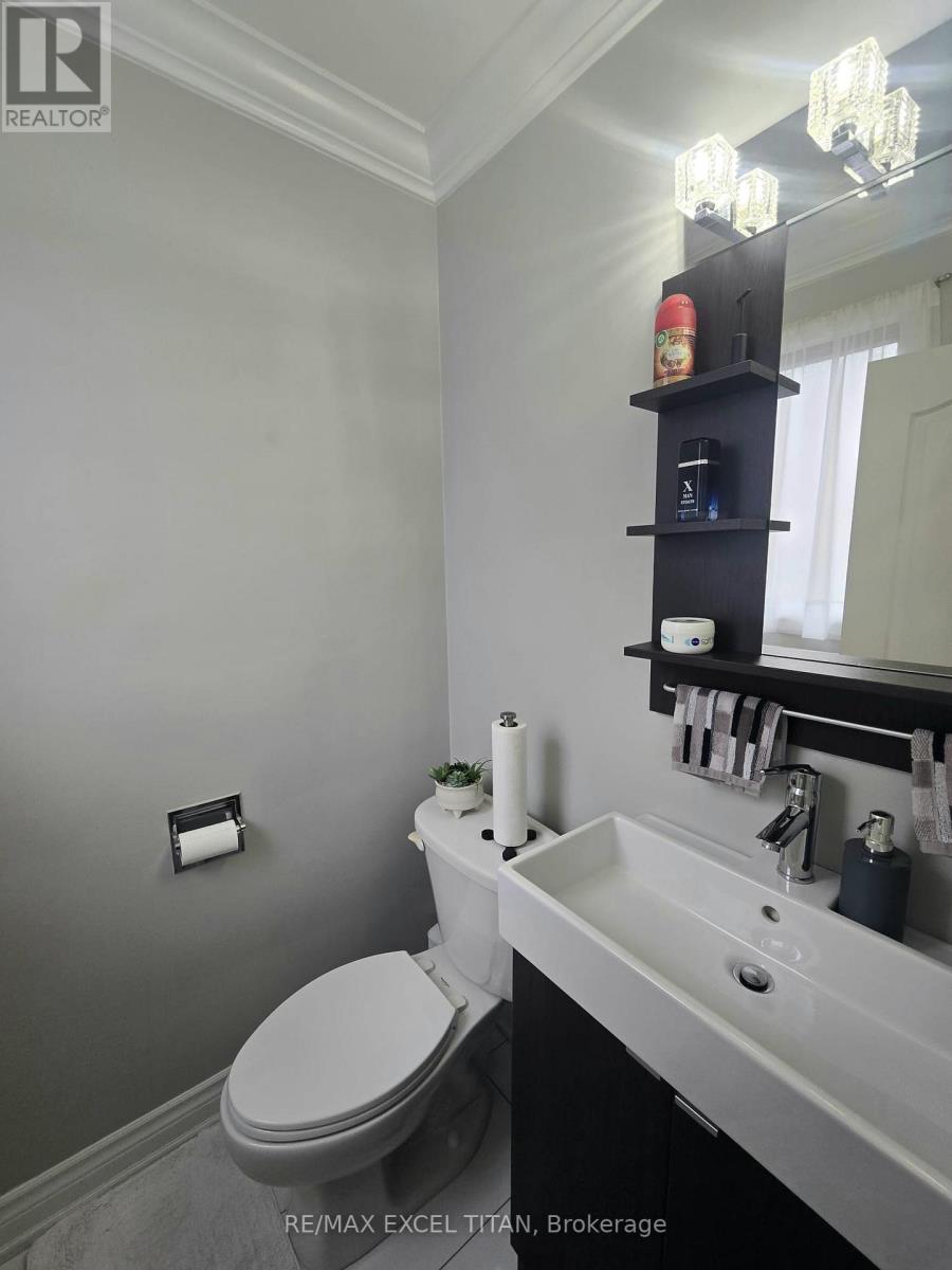 21 Dukinfield Crescent, Toronto, Ontario  M3A 2R9 - Photo 7 - C13076978