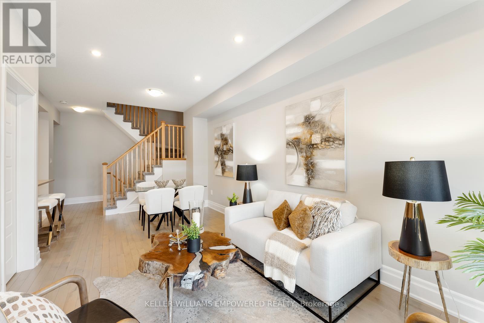 7 DELANO WAY, Newmarket, Ontario