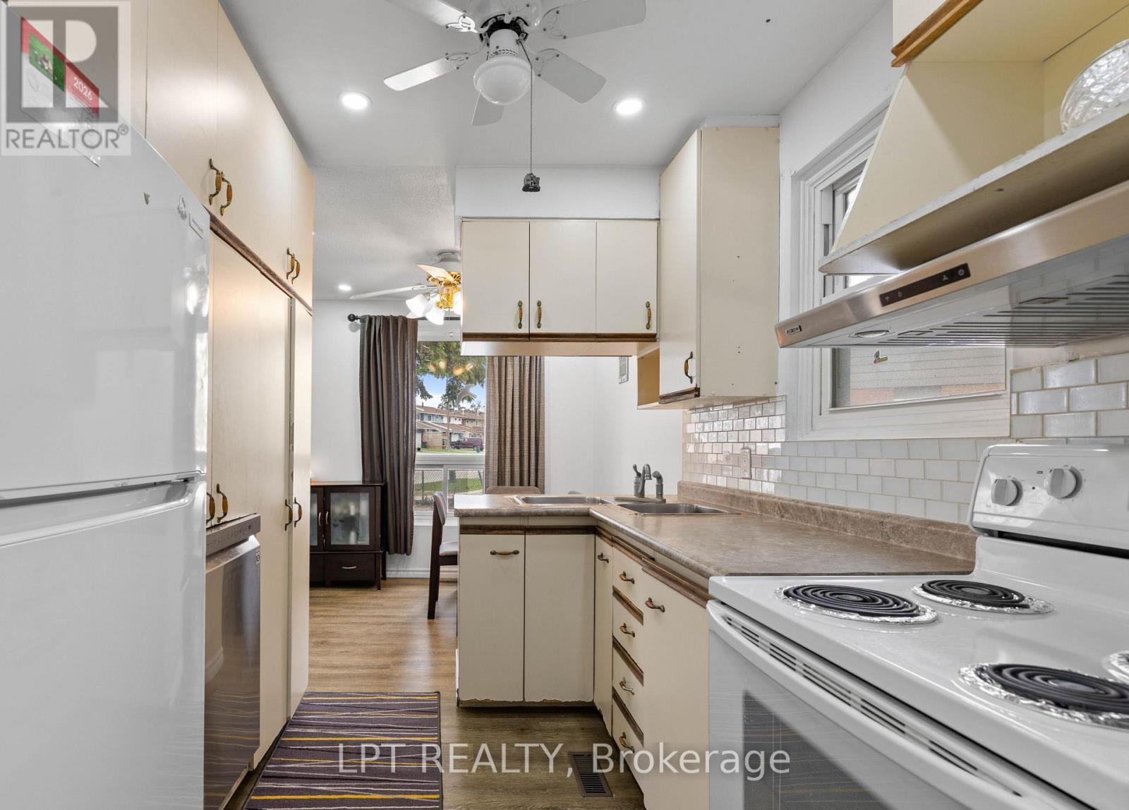 55h Chaucer Crescent, Barrie (Sunnidale), Ontario  L4N 4T8 - Photo 12 - S13076954