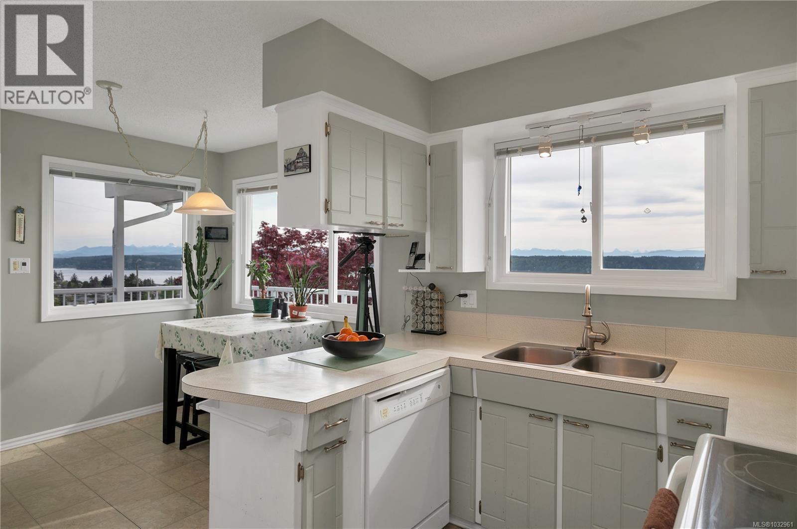 208 Alder St S, Campbell River, British Columbia  V9W 2N6 - Photo 8 - 1032961