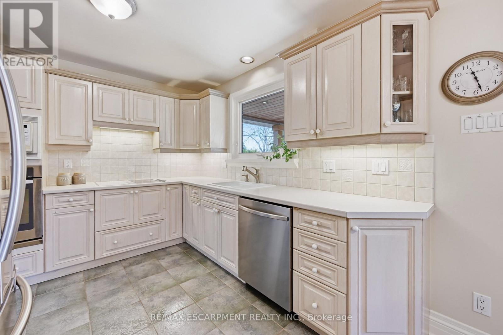 248 Applevale Court, Burlington, Ontario  L7L 2B9 - Photo 12 - W13076994