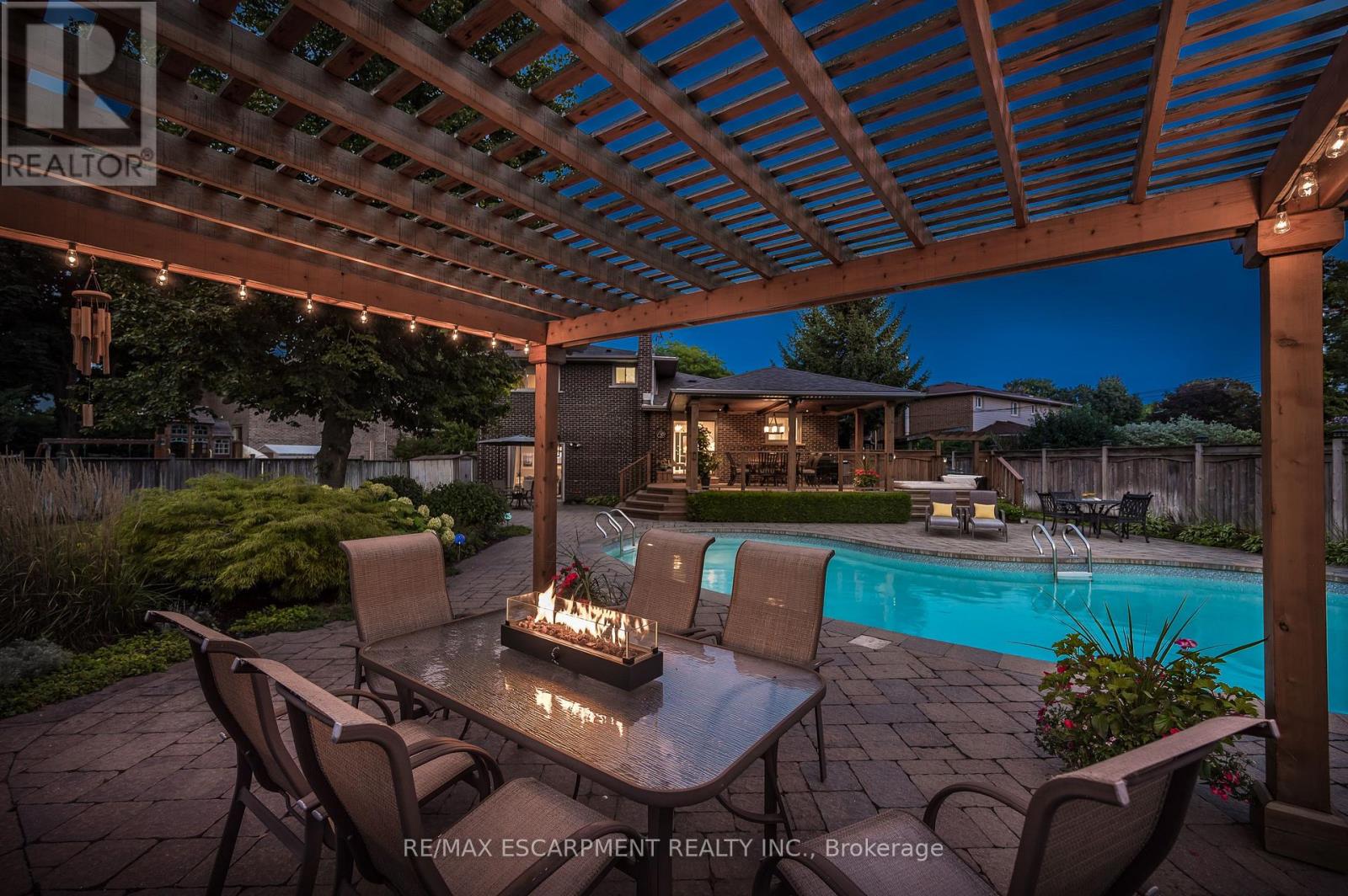 248 Applevale Court, Burlington, Ontario  L7L 2B9 - Photo 46 - W13076994