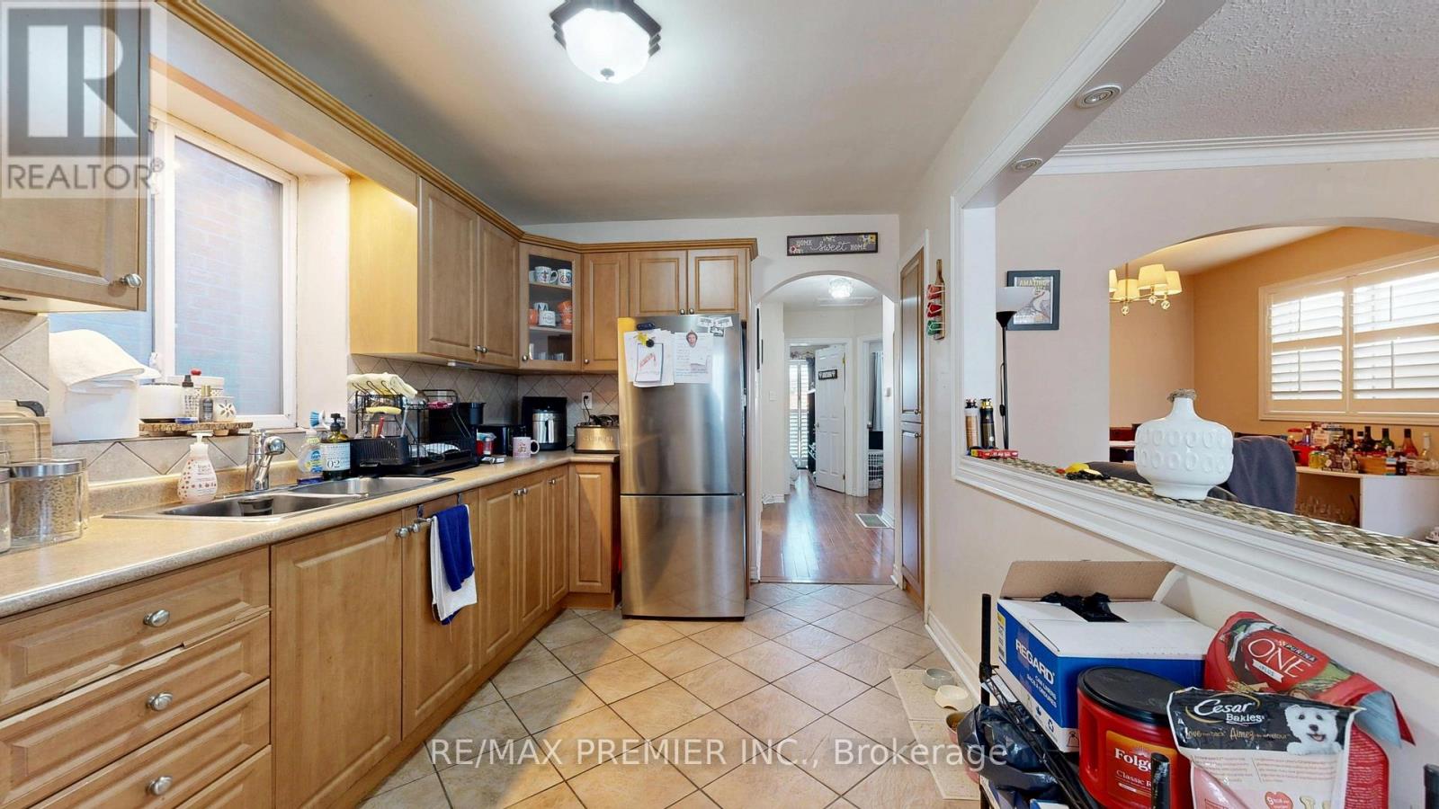 52 Montcalm Avenue, Toronto, Ontario  M6E 4N7 - Photo 13 - W13077014
