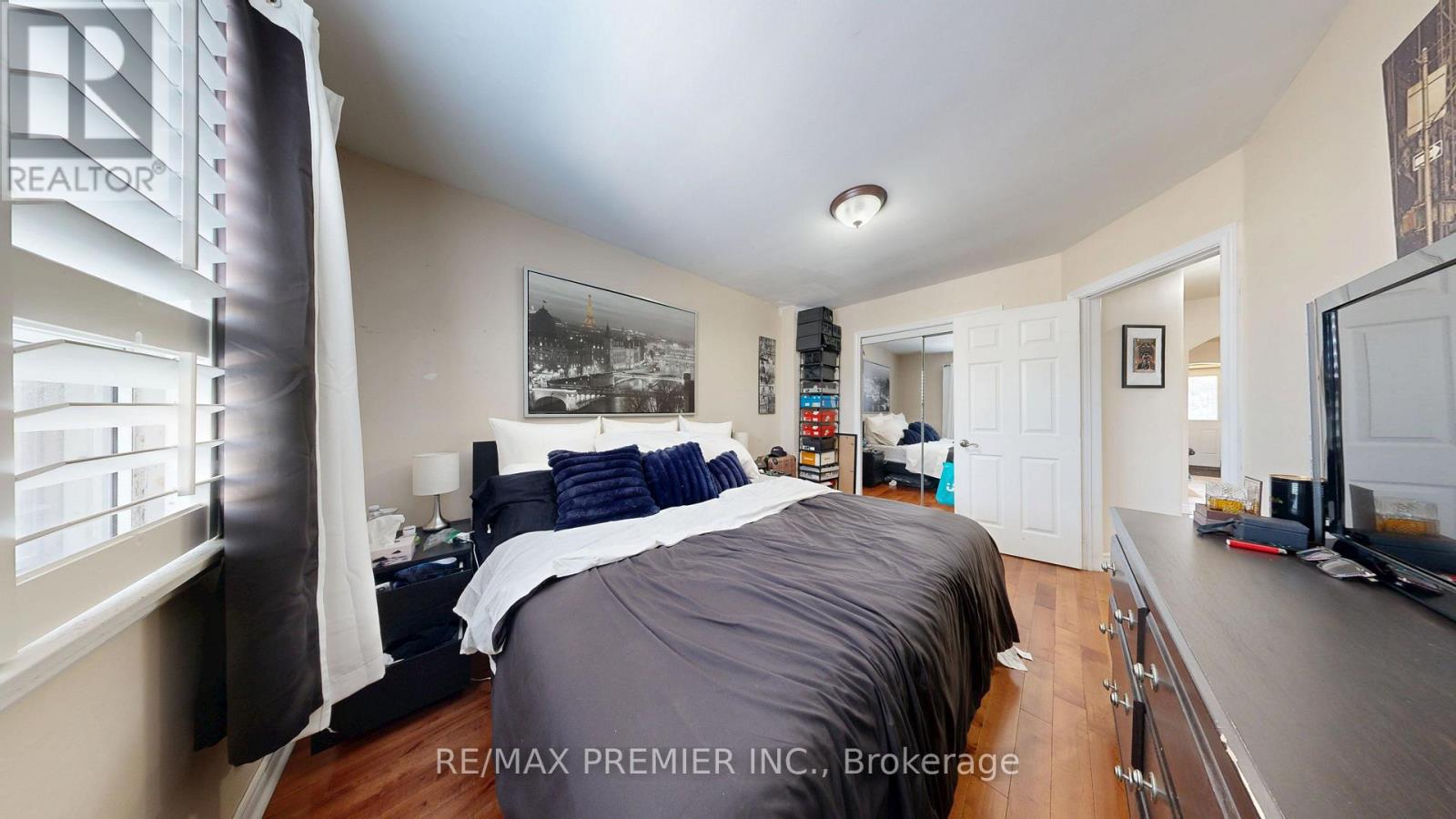 52 Montcalm Avenue, Toronto, Ontario  M6E 4N7 - Photo 21 - W13077014