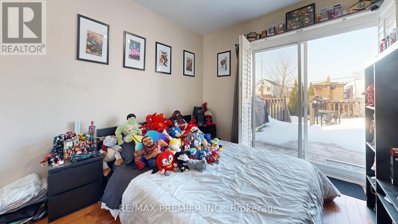 52 Montcalm Avenue, Toronto, Ontario  M6E 4N7 - Photo 25 - W13077014