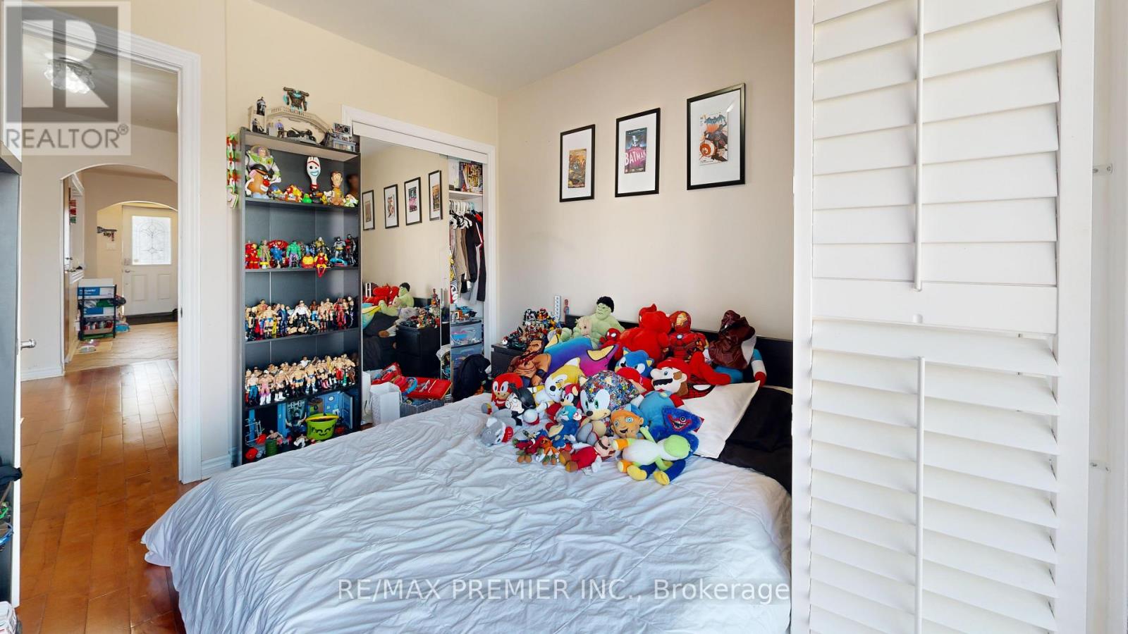 52 Montcalm Avenue, Toronto, Ontario  M6E 4N7 - Photo 26 - W13077014