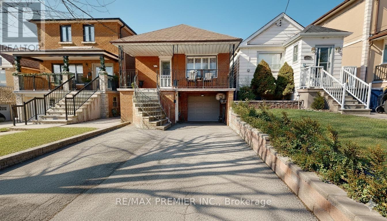 52 Montcalm Avenue, Toronto, Ontario  M6E 4N7 - Photo 3 - W13077014