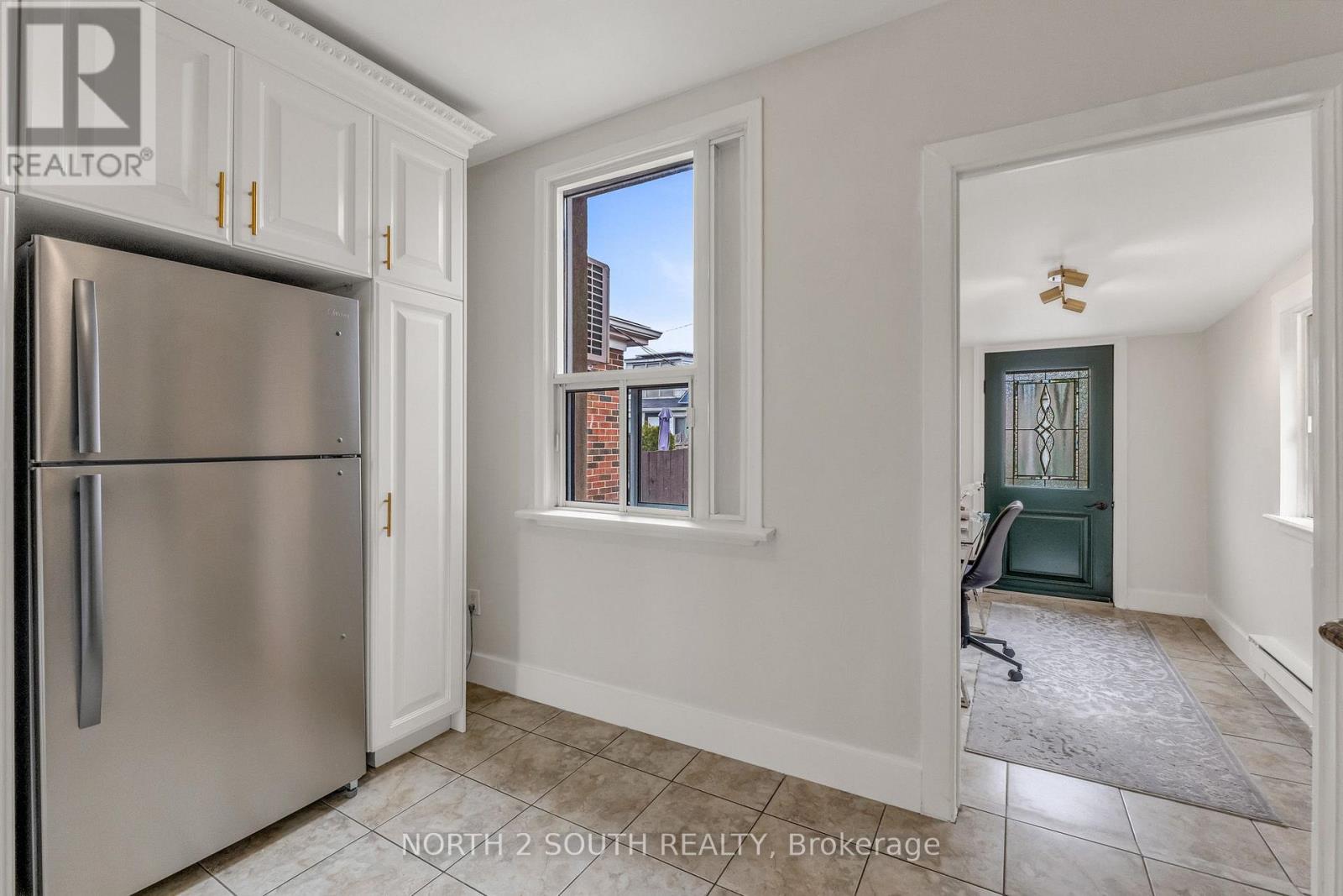 28 Teignmouth Avenue, Toronto, Ontario  M6E 1S7 - Photo 13 - W13077016