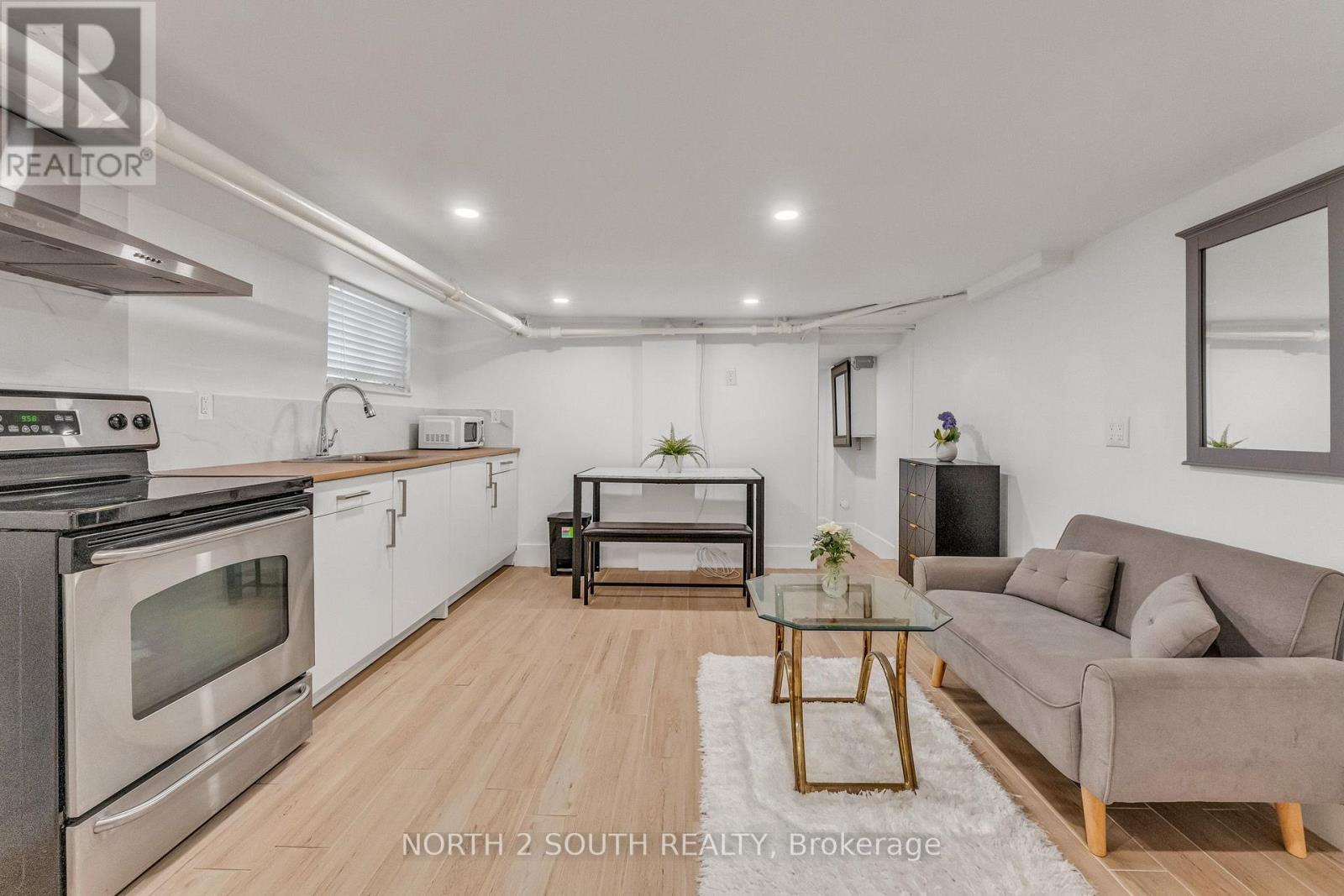 28 Teignmouth Avenue, Toronto, Ontario  M6E 1S7 - Photo 34 - W13077016
