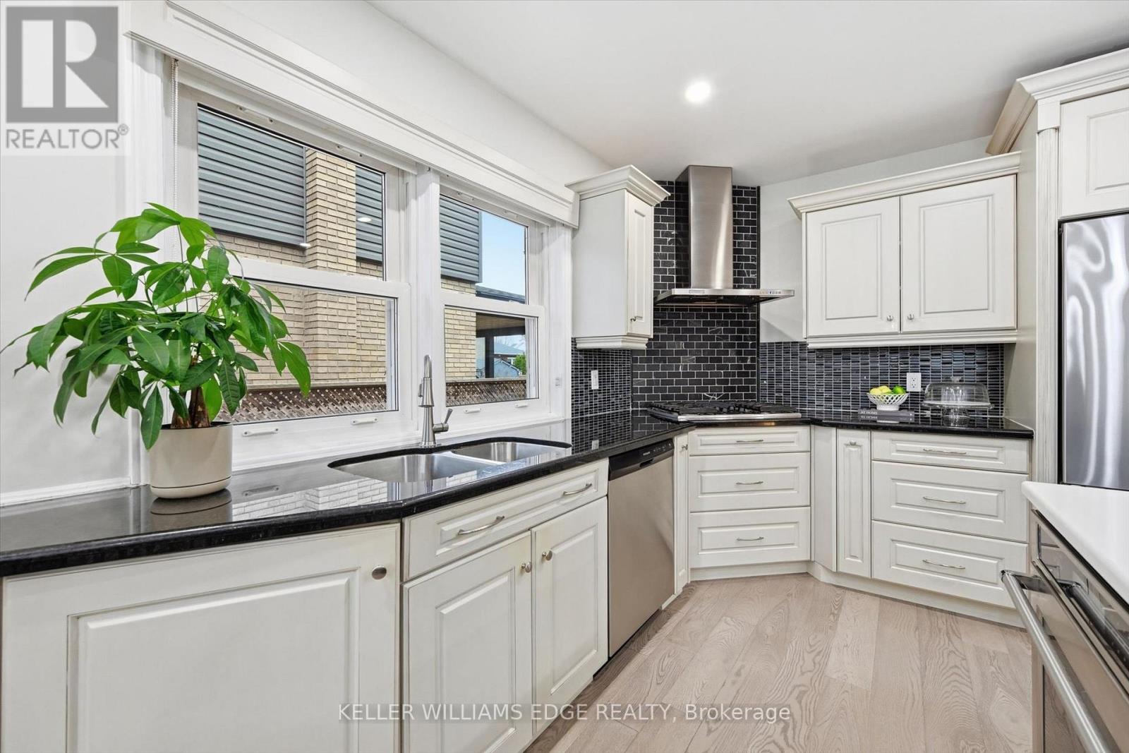 1400 Olga Drive, Burlington, Ontario  L7S 1L2 - Photo 11 - W13077056