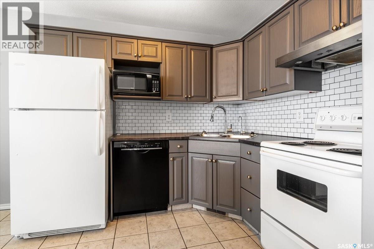 4044 Buckingham Drive E, Regina, Saskatchewan  S4V 3A9 - Photo 8 - SK034631