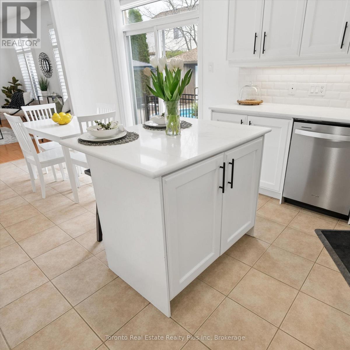 14 Mossgrove Drive, Kitchener, Ontario  N2P 2Y8 - Photo 14 - X13077064