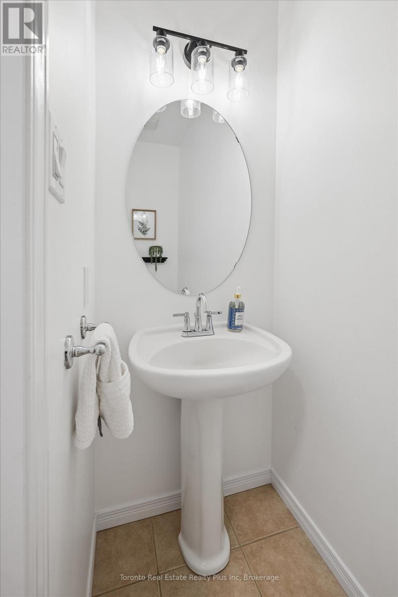 14 Mossgrove Drive, Kitchener, Ontario  N2P 2Y8 - Photo 23 - X13077064