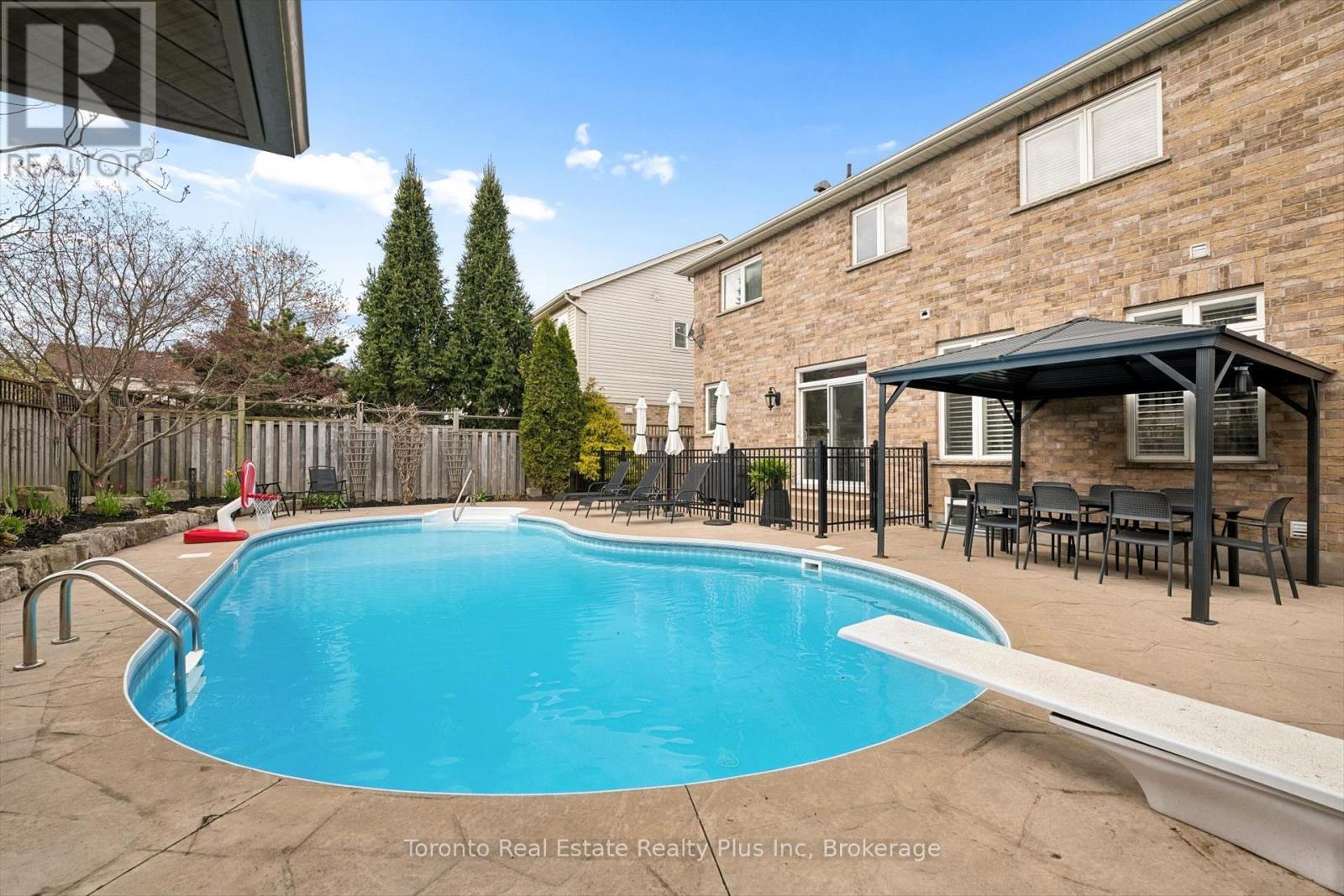 14 Mossgrove Drive, Kitchener, Ontario  N2P 2Y8 - Photo 46 - X13077064