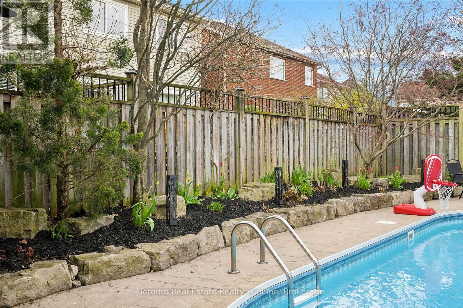 14 Mossgrove Drive, Kitchener, Ontario  N2P 2Y8 - Photo 50 - X13077064
