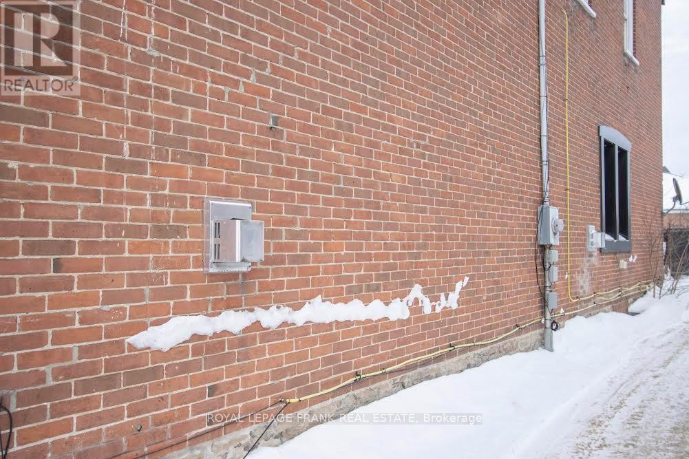 49 Main Street, Kawartha Lakes, Ontario  K0M 1A0 - Photo 7 - X12785166