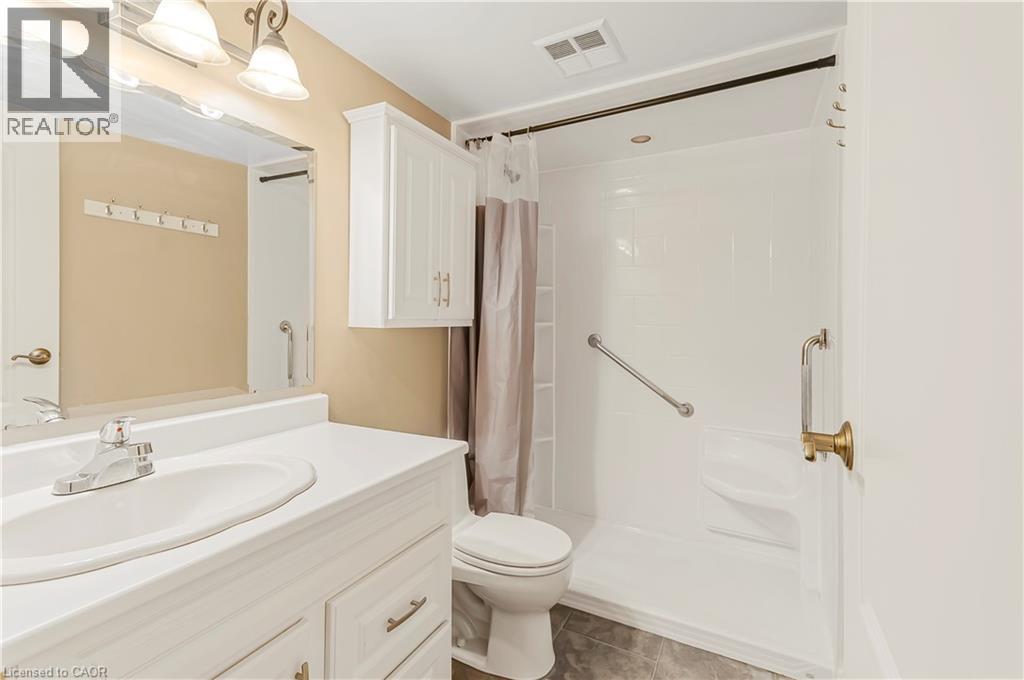 249 E Major Mackenzie Drive E Unit# 106, Richmond Hill, Ontario  L4C 9M8 - Photo 13 - 40826161