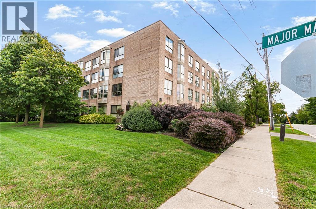 249 E Major Mackenzie Drive E Unit# 106, Richmond Hill, Ontario  L4C 9M8 - Photo 2 - 40826161