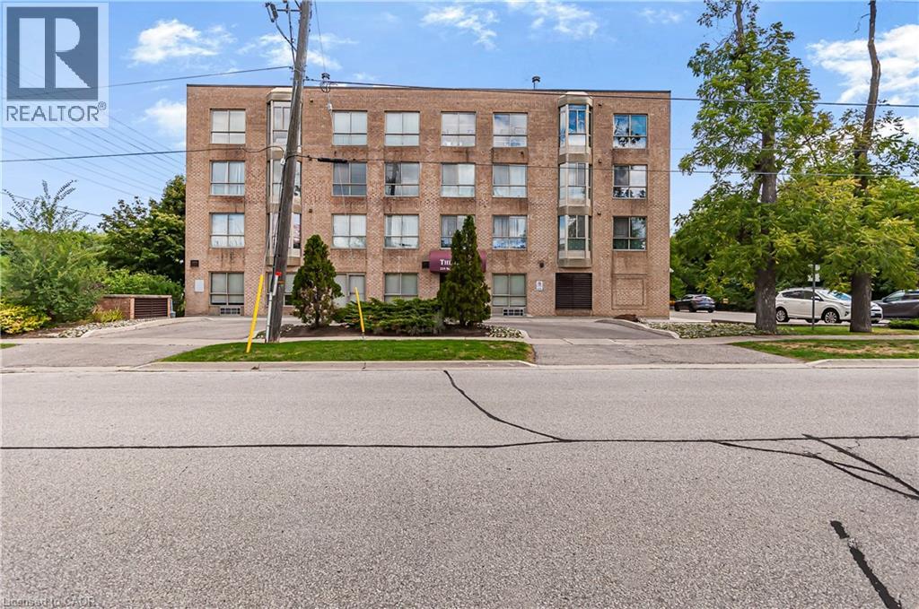 249 E Major Mackenzie Drive E Unit# 106, Richmond Hill, Ontario  L4C 9M8 - Photo 3 - 40826161