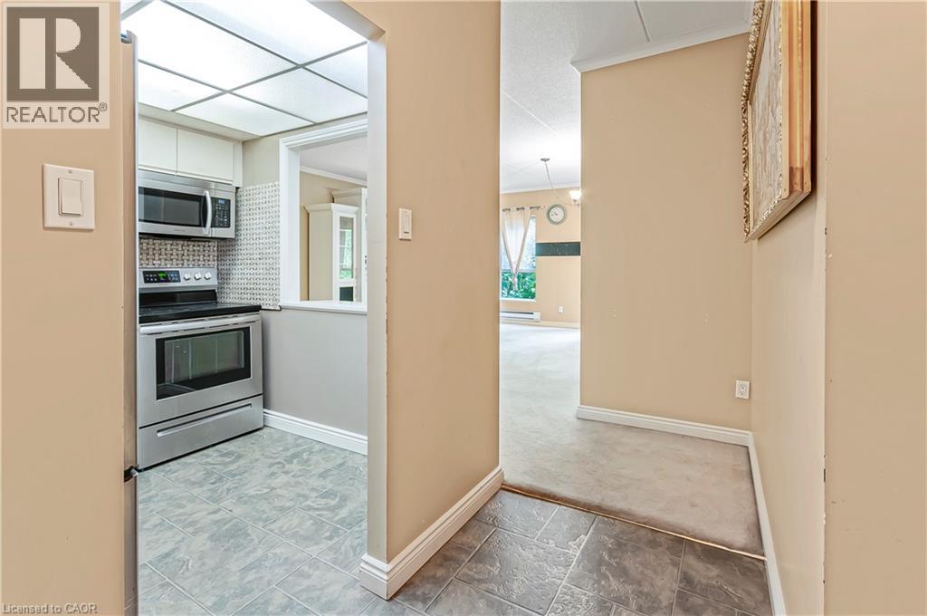 249 E Major Mackenzie Drive E Unit# 106, Richmond Hill, Ontario  L4C 9M8 - Photo 4 - 40826161