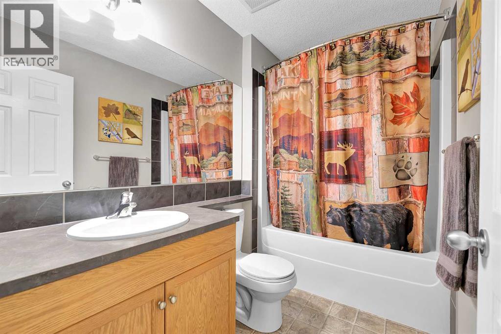 65 Sunset Heights, Cochrane, Alberta  T4C 0C7 - Photo 17 - A2283840