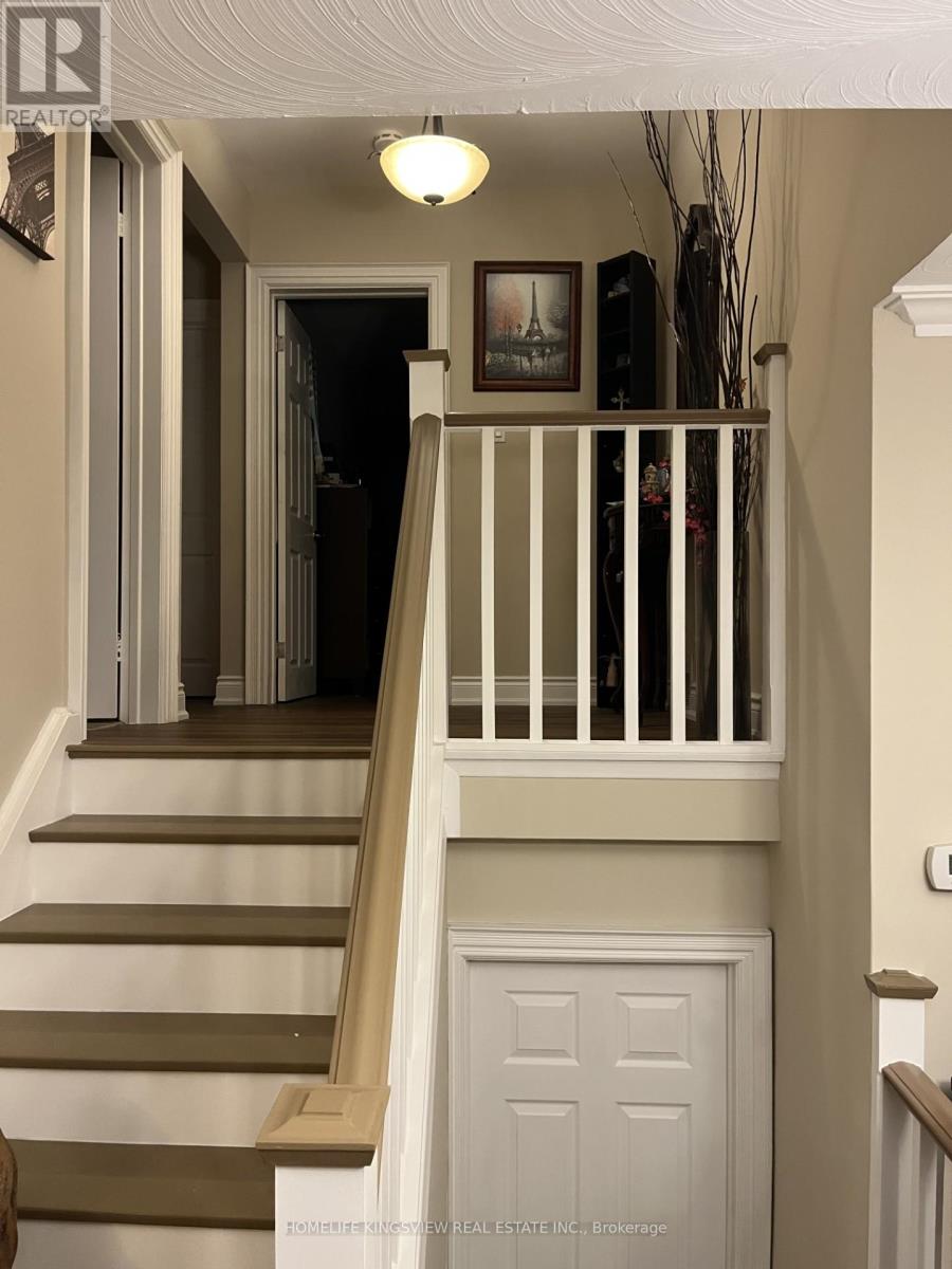 46 Clayhall Crescent, Toronto, Ontario  M3J 1W6 - Photo 4 - W13068646
