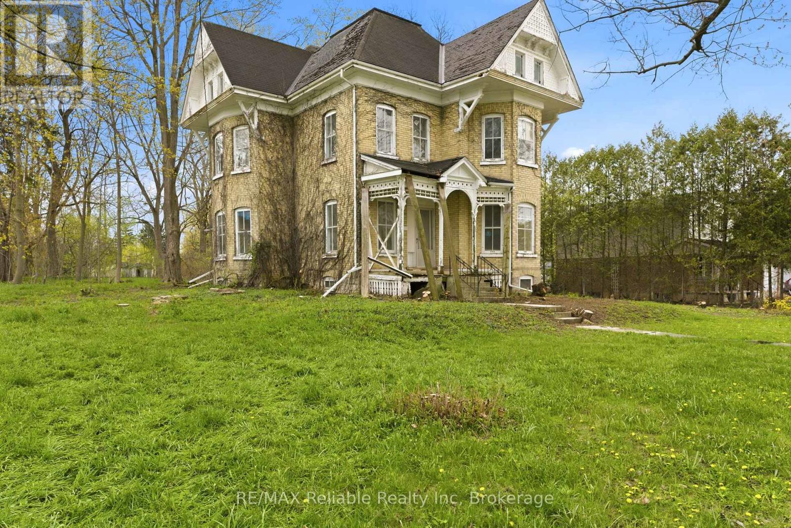 101 Centre Street, Huron East, Ontario  N0K 1W0 - Photo 3 - X12886750