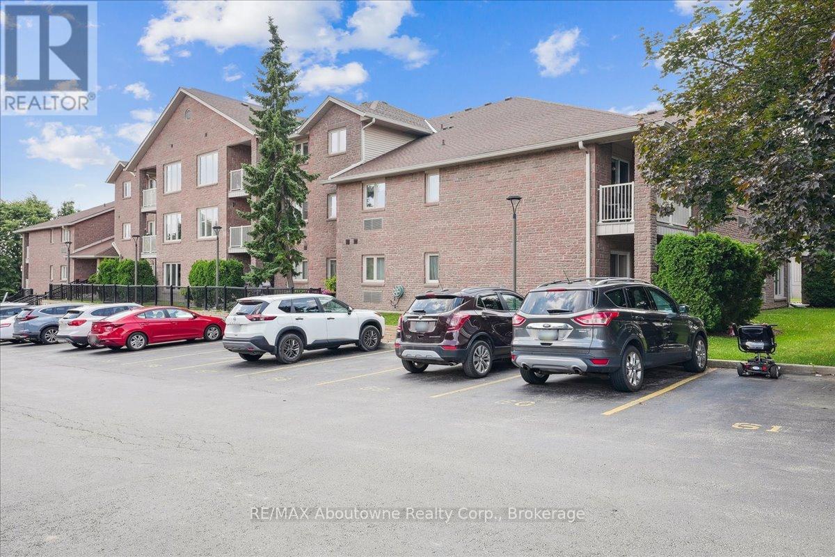 62 - 3050 Pinemeadow Drive, Burlington, Ontario  L7M 3X5 - Photo 2 - W13077238