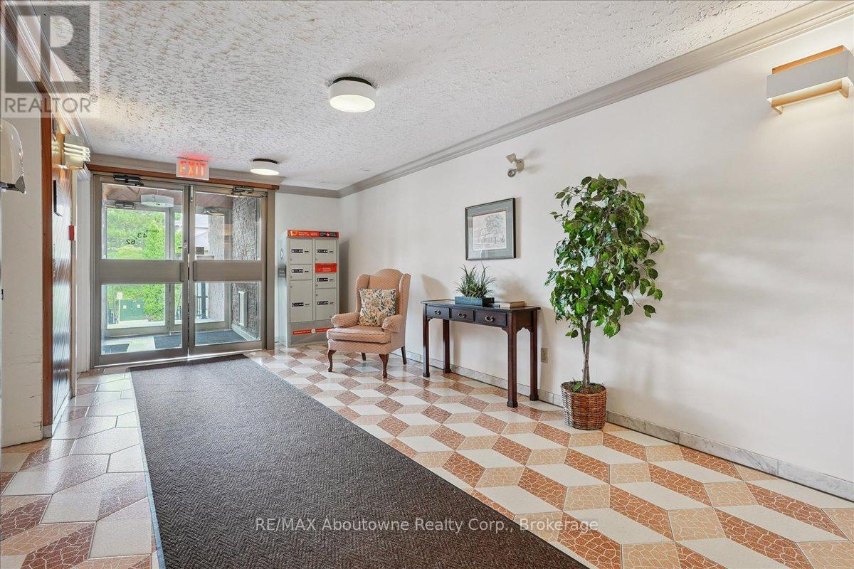 62 - 3050 Pinemeadow Drive, Burlington, Ontario  L7M 3X5 - Photo 6 - W13077238