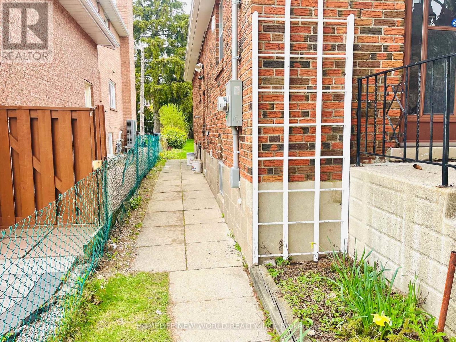 Ground - 76 Holmes Avenue, Toronto, Ontario  M2N 4M2 - Photo 2 - C12815742