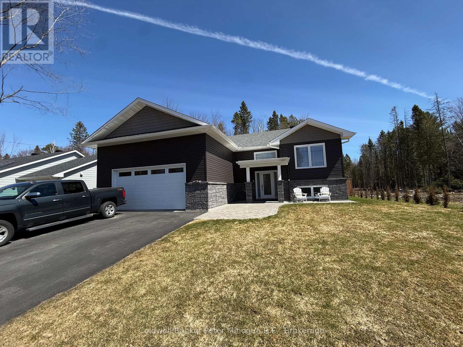 186 Larocque Road, North Bay, Ontario  P1B 8G3 - Photo 2 - X13077398
