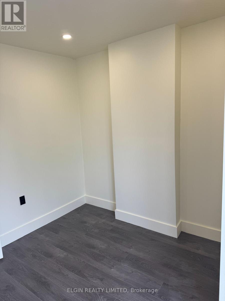 Upper - 11 Forest Avenue, St. Thomas, Ontario  N5R 2J1 - Photo 12 - X13077062
