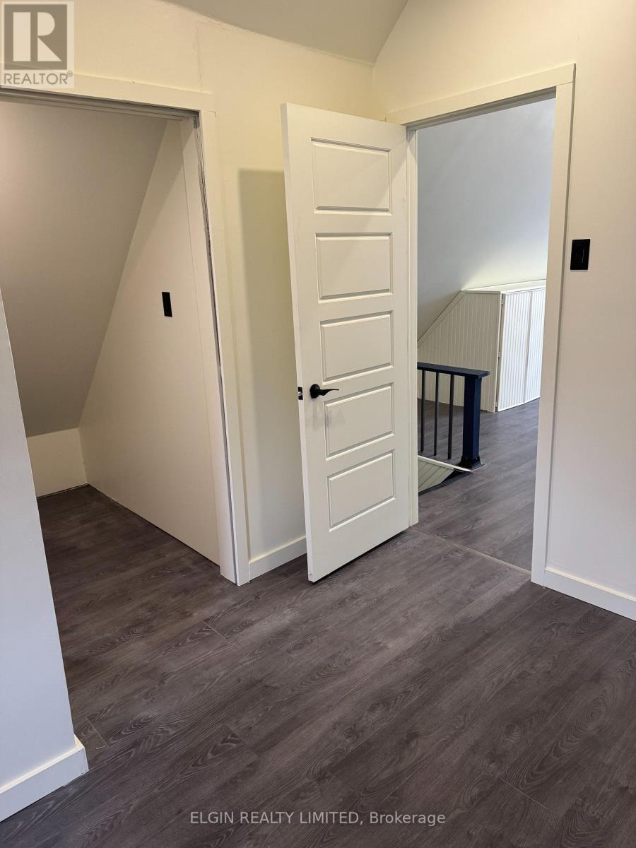 Upper - 11 Forest Avenue, St. Thomas, Ontario  N5R 2J1 - Photo 18 - X13077062