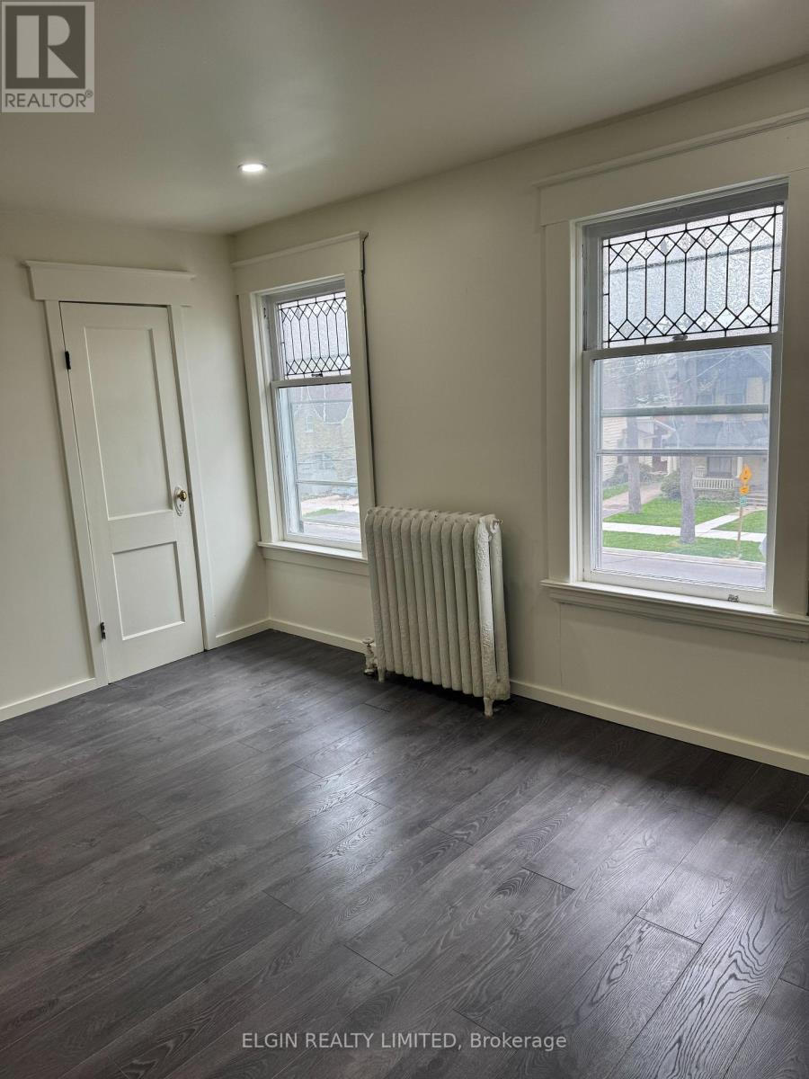 Upper - 11 Forest Avenue, St. Thomas, Ontario  N5R 2J1 - Photo 10 - X13077062