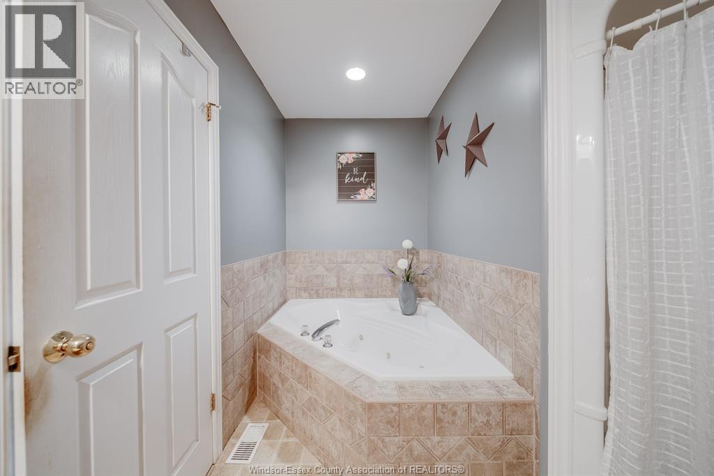 6 Beniuk Court, Leamington, Ontario  N8H 5K9 - Photo 23 - 26009607